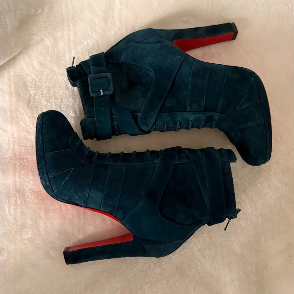 🛑Christian Louboutin Teal Suede Lace-Up Ankle Boots with Red Sole - Picture 4 of 9